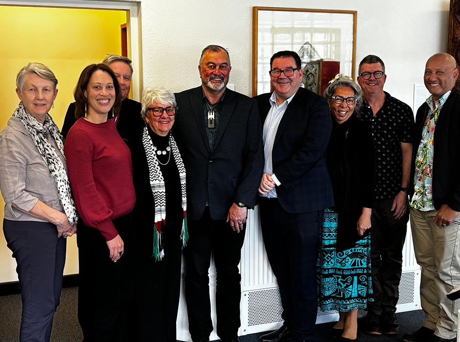 Jenny Te Paa-Daniel 1: Outgoing Te Ao o Rongomaraeroa Māreikura and Co-Director Jenny Te Paa-Daniel (third right) poses with Te Tumu Dean Patrick Vakaoti (far right), Te Ao o Rongomaraeroa Co Directors Professor Richard Jackson (second right) and Dr Liana McDonald (second left), Vice-Chancellor Grant Robertson (fourth right), and National Peace and Conflict Studies Trustees Marjory Lewis (far left), Sir David Moxon (third left), Janfrie Wakim (fourth left) and Trust chair Maui Solomon (centre).    