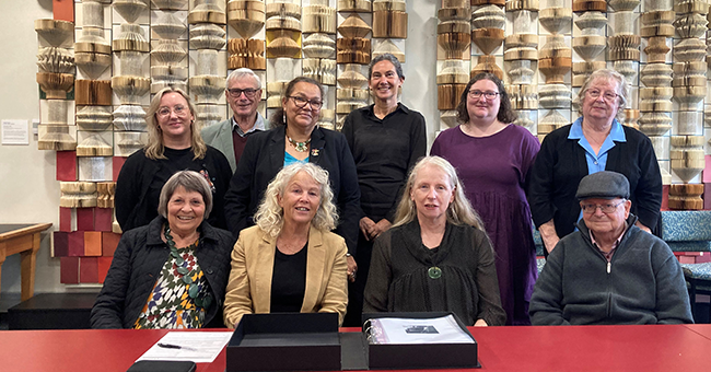 Descendants of Claude Félix Faisandier gifting his collection of letters to Hocken Collections. 