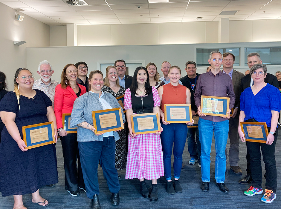 Division of Sciences award winners (from left) Mariana Te Pou, Lyall Hanton, Francesca Marzatico, Narun Pat, Marea Colombo, Lara Vlietstra, Grant Robertson, Celia Lie, Jen Gale, Nick Green, Hannah Kessenich, Miles Lamare (on behalf of Bill Dickson), Jörg Hennig, Blair Blakie, Richard Barker and Melanie Bussey. 