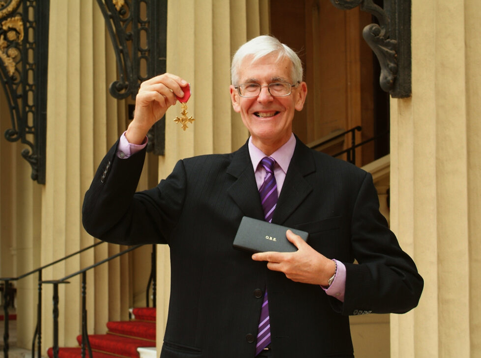 Professor Bill Gillespie, receiving his OBE for Services to Medicine at Buckingham Palace, 2007.