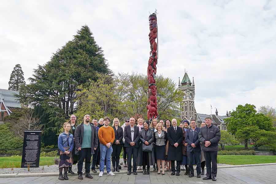 Newly unveiled pou whenua 'reminder of history