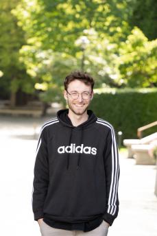 A profile photo of Alex Crowe