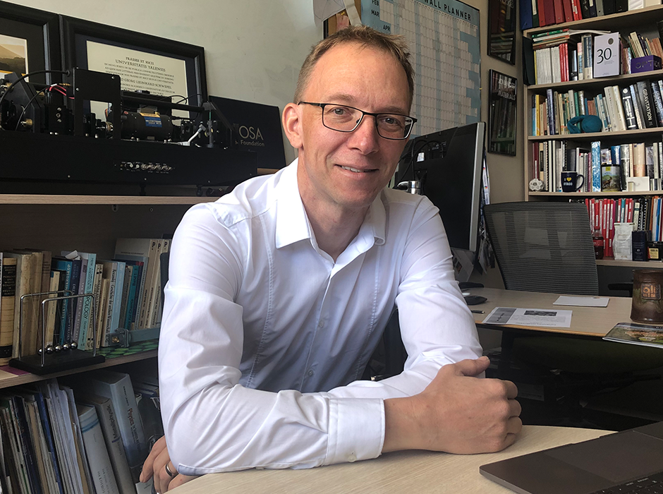 Associate Professor Harald Schwefel has received a Google Academic Research Award.