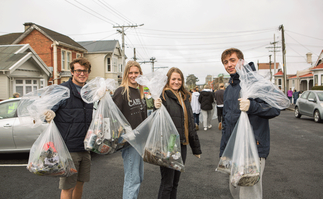 street-clean-up-students-and-bags