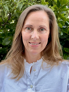 A headshot of a woman 