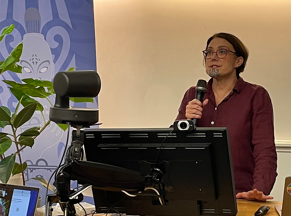 University of Otago public health researcher Professor Sue Crengle delivering her keynote address. 